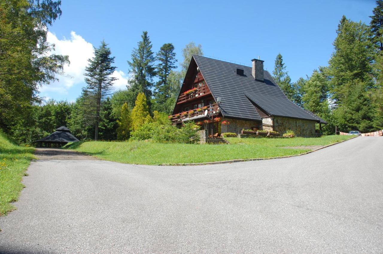 Domek Mysliwski W Mucznem Lutowiska Exterior photo